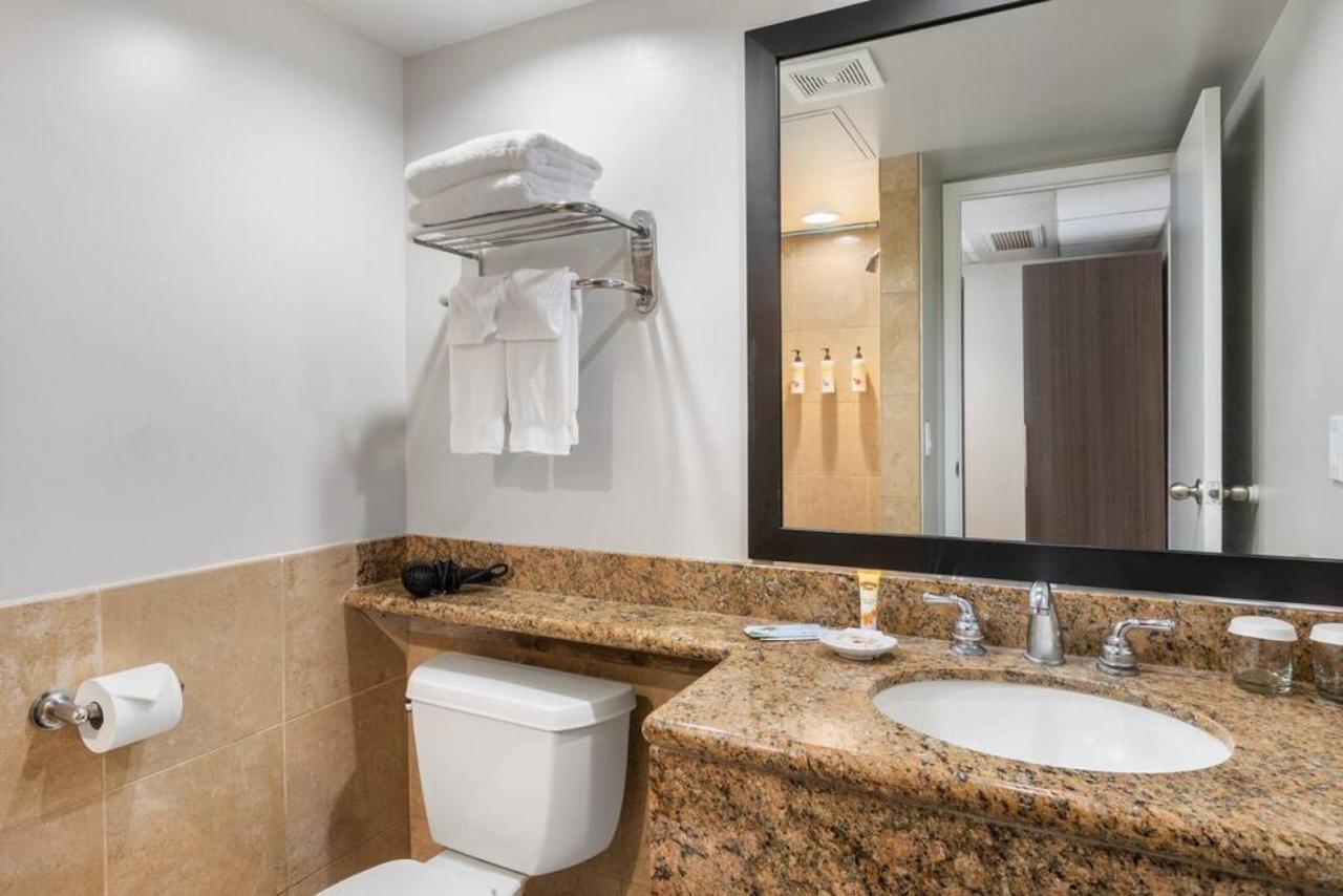 Incredible Location Free Parking In Waikiki Villa Хонолулу Екстериор снимка